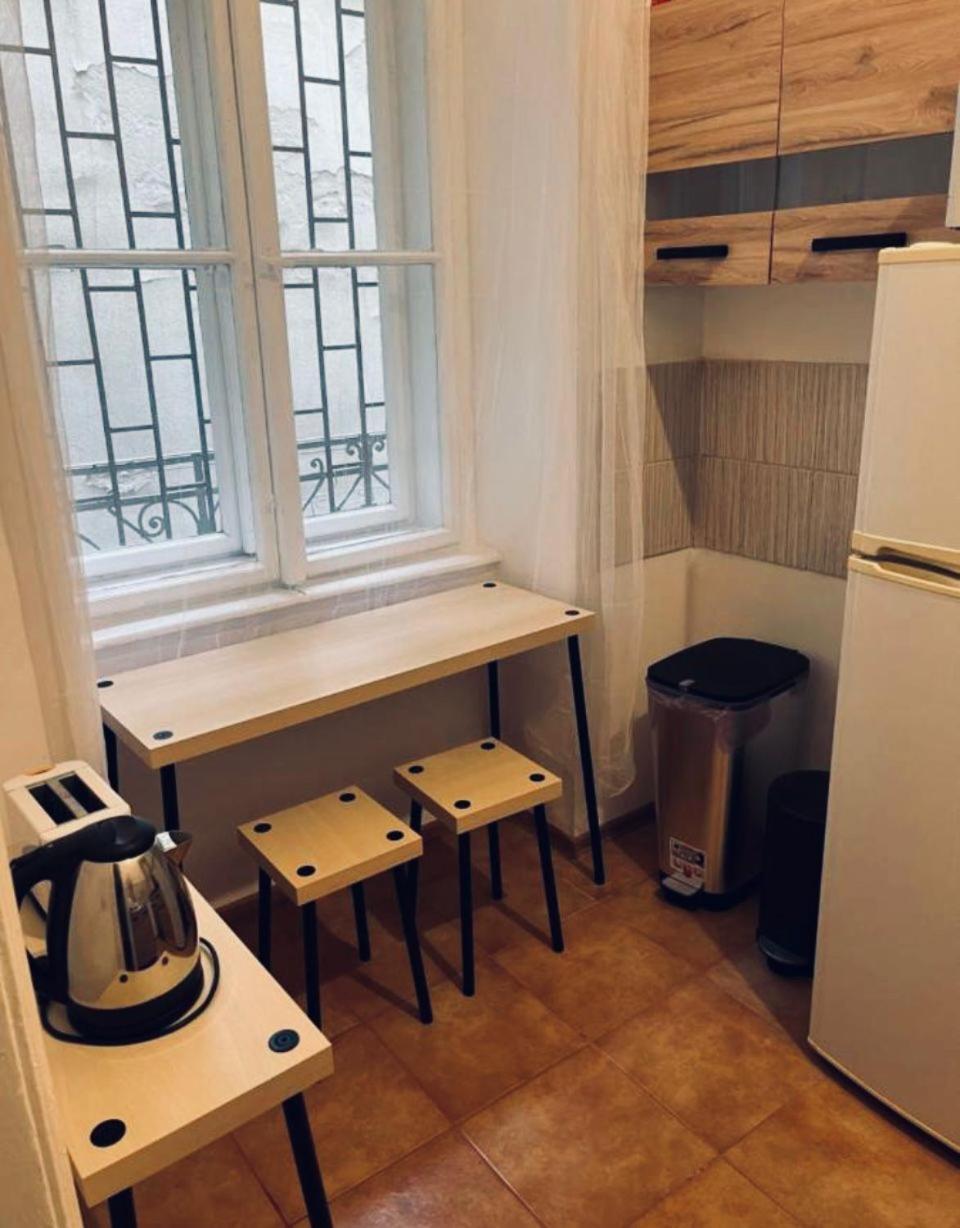 Ejjeli Majom Hostel Budapeszt Zewnętrze zdjęcie