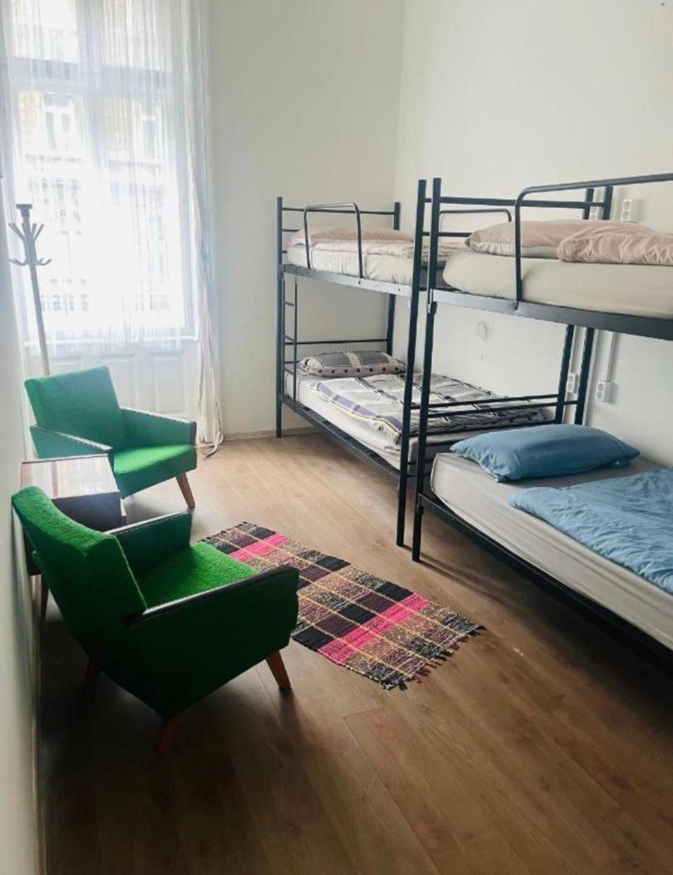 Ejjeli Majom Hostel Budapeszt Zewnętrze zdjęcie