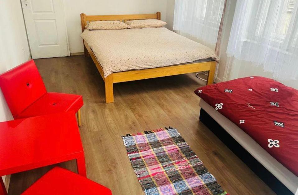 Ejjeli Majom Hostel Budapeszt Zewnętrze zdjęcie